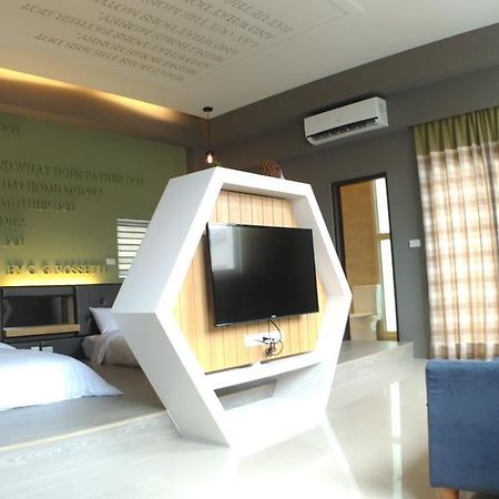 Honey B Trip B&B Хуалиен Сити Екстериор снимка